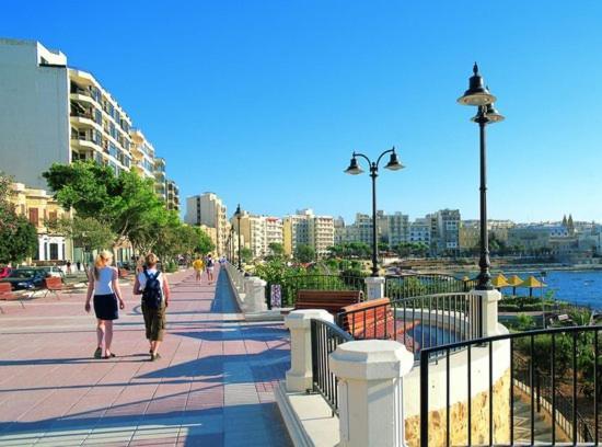 Modern 1Br Apartment, Central Location Sliema Extérieur photo